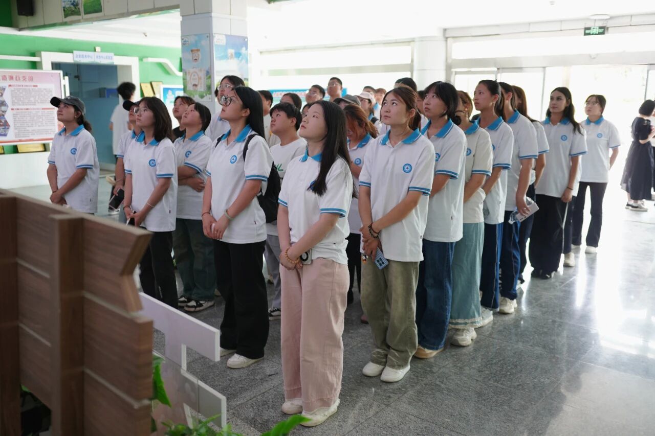 _cgi-bin_mmwebwx-bin_webwxgetmsgimg__&MsgID=3787633059963440207&skey=@crypt_d7723396_f40c53f7d800329021ccfbe2c0ea35bd&mmweb_appid=wx_webfilehelper